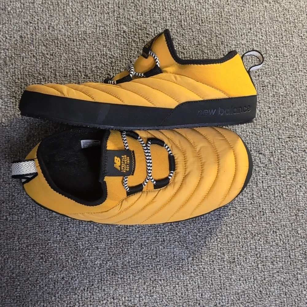New Balance Caravan Moc V2 Slipper Size 8.0 Black/Yellow Unisex W9.5 Recovery
